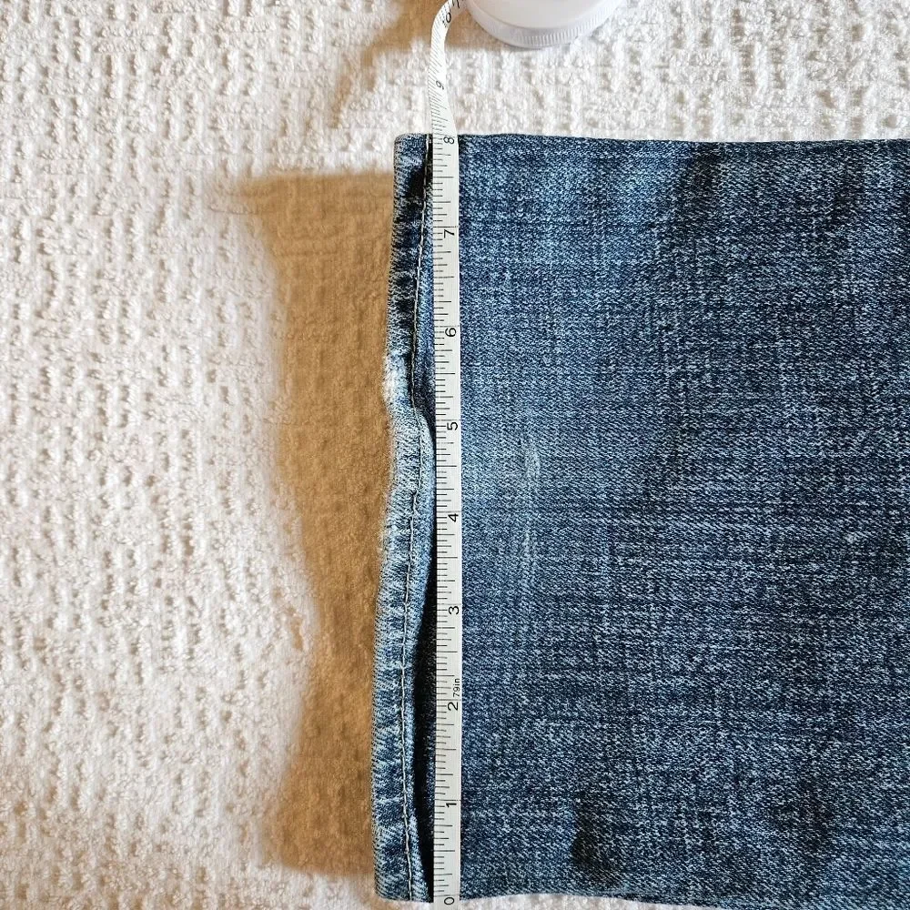 7 For All Mankind women's jeans. Pink sequenon back pockets, Y2K style - Picture 5 of 6